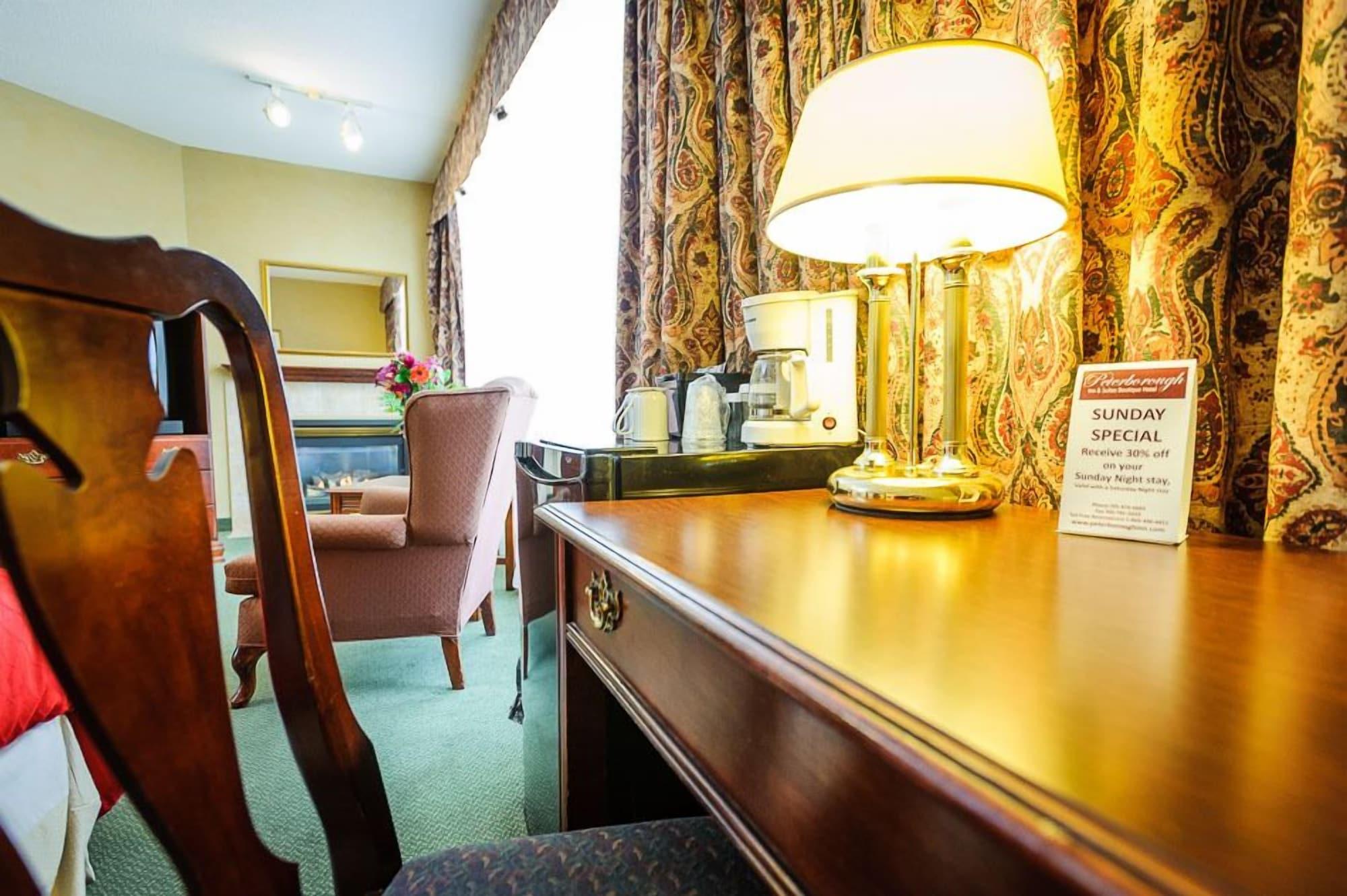Peterborough Inn & Suites Hotel Luaran gambar