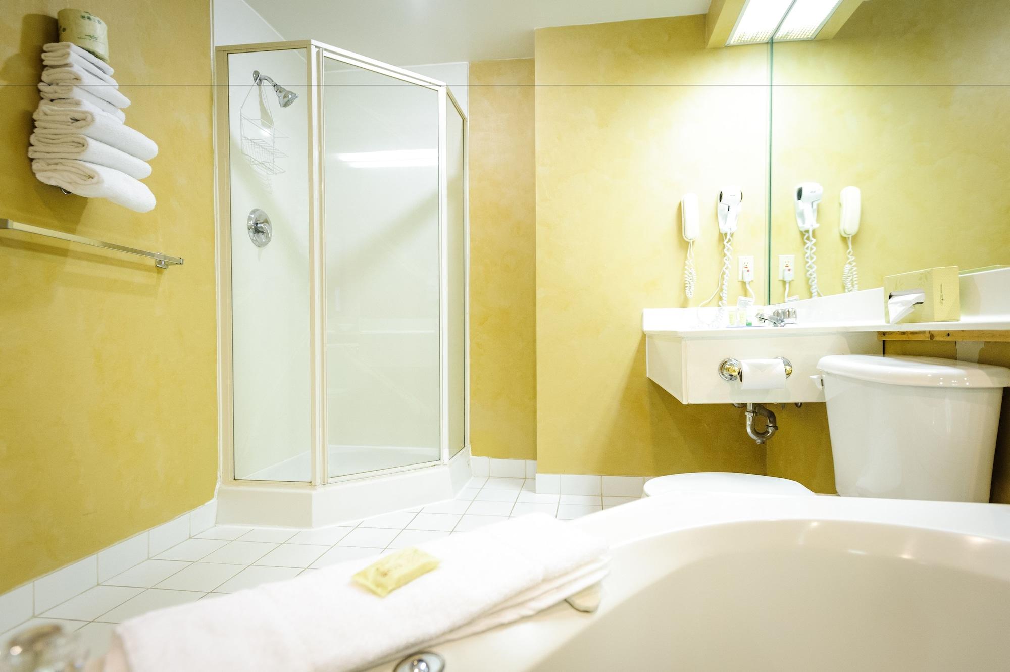 Peterborough Inn & Suites Hotel Luaran gambar