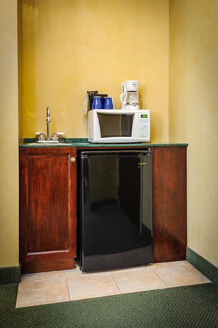 Peterborough Inn & Suites Hotel Bilik gambar