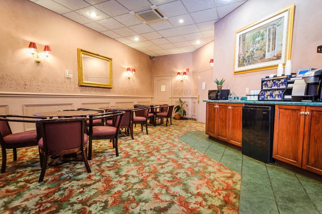 Peterborough Inn & Suites Hotel Luaran gambar