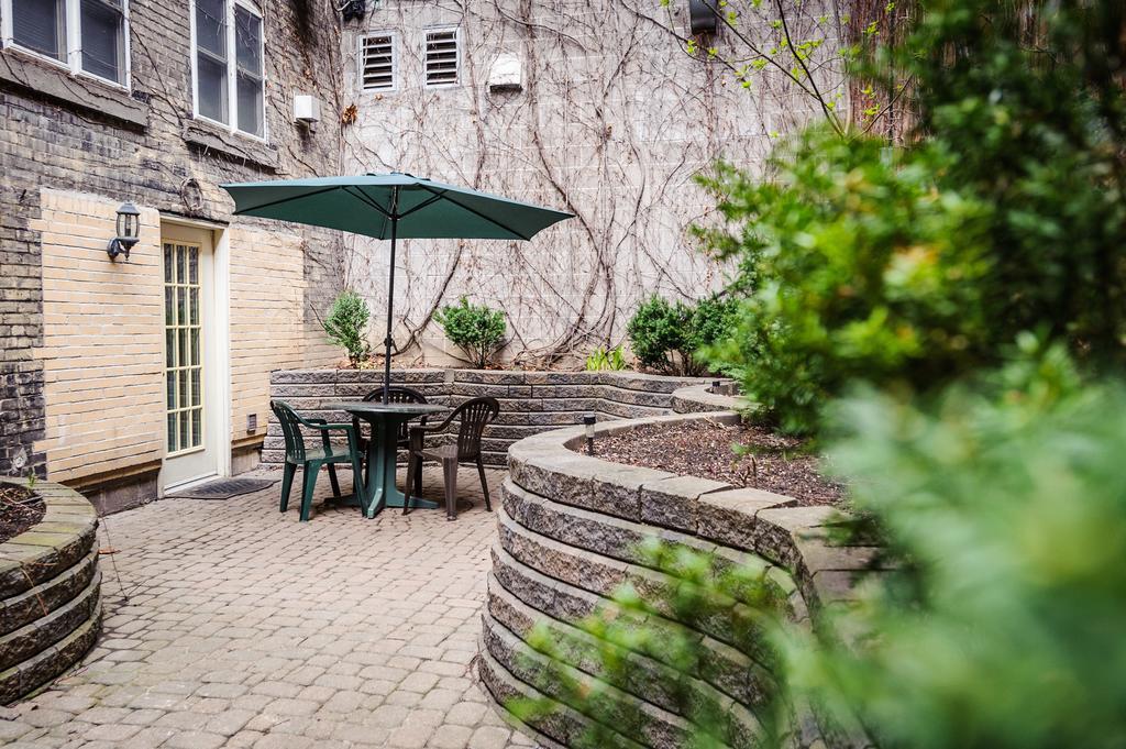 Peterborough Inn & Suites Hotel Luaran gambar